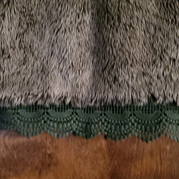 Shaggy fur embroidered top L - Picture 12 of 13